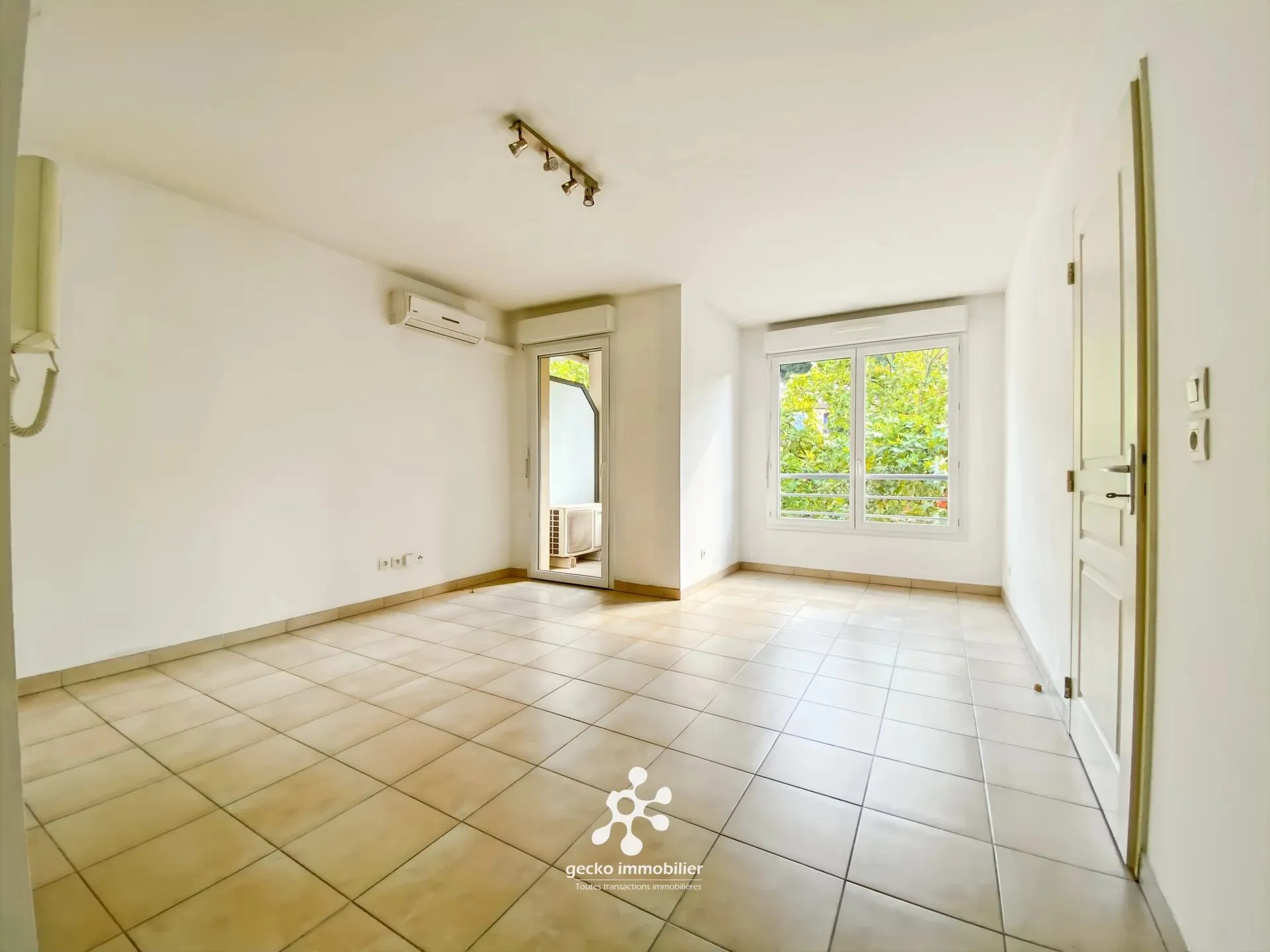 appartement 2 pièces à Saint-André-de-la-Roche (06730) — photo 4