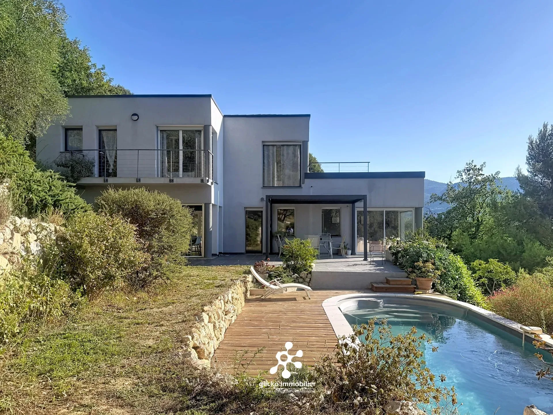 maison/villa 7 pièces à Carros (06510)