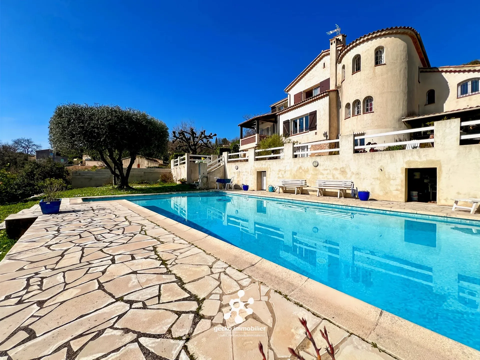 maison/villa 6 pièces à La Gaude (06610) — photo 2