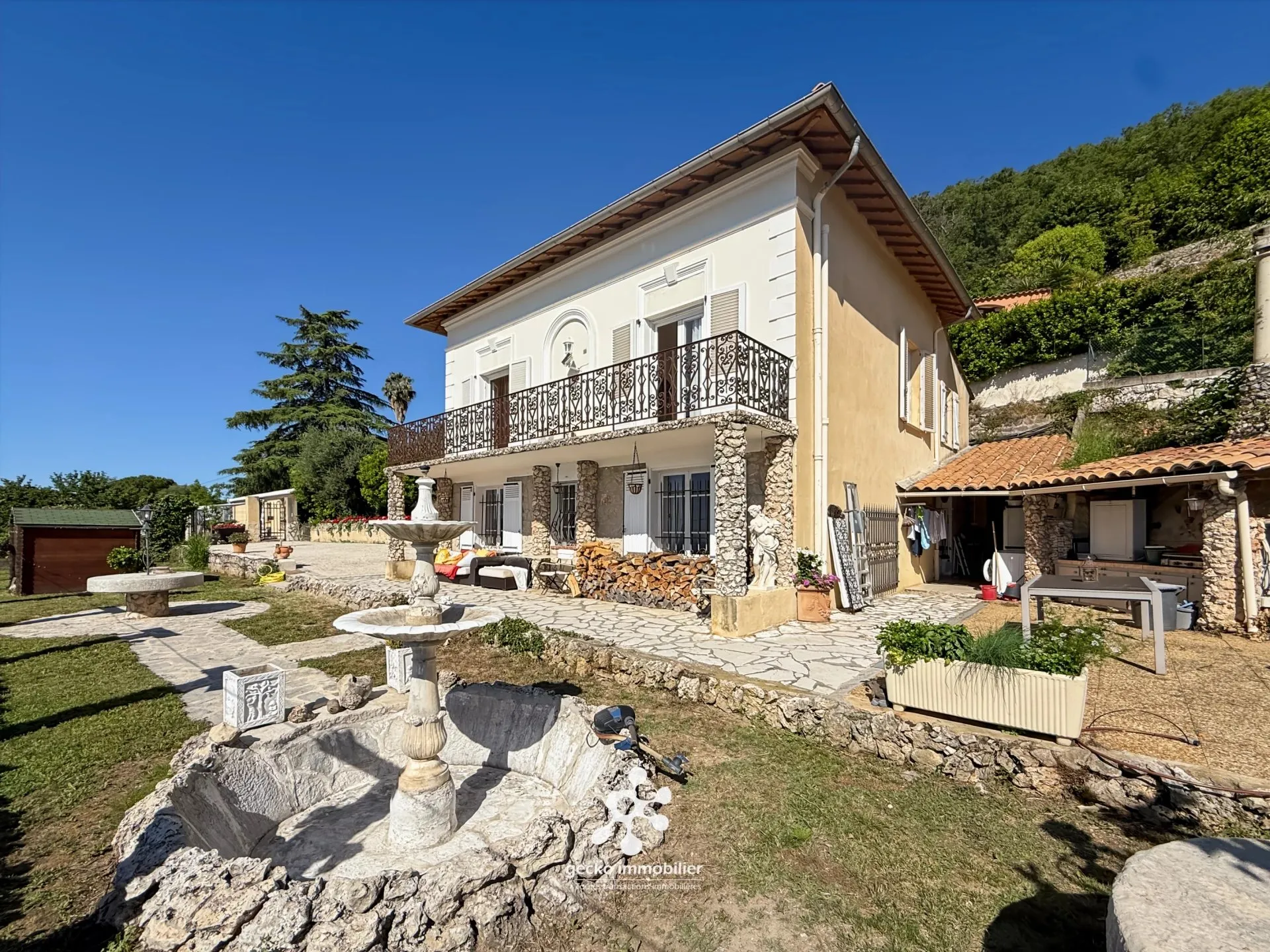 maison/villa 10 pièces à Tourrettes-sur-Loup (06140)