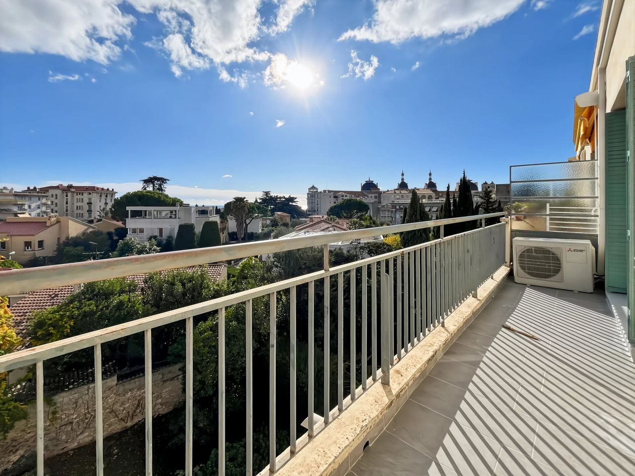 NICE / CIMIEZ - T3 vide avec stationnement - 1550€/mois CC