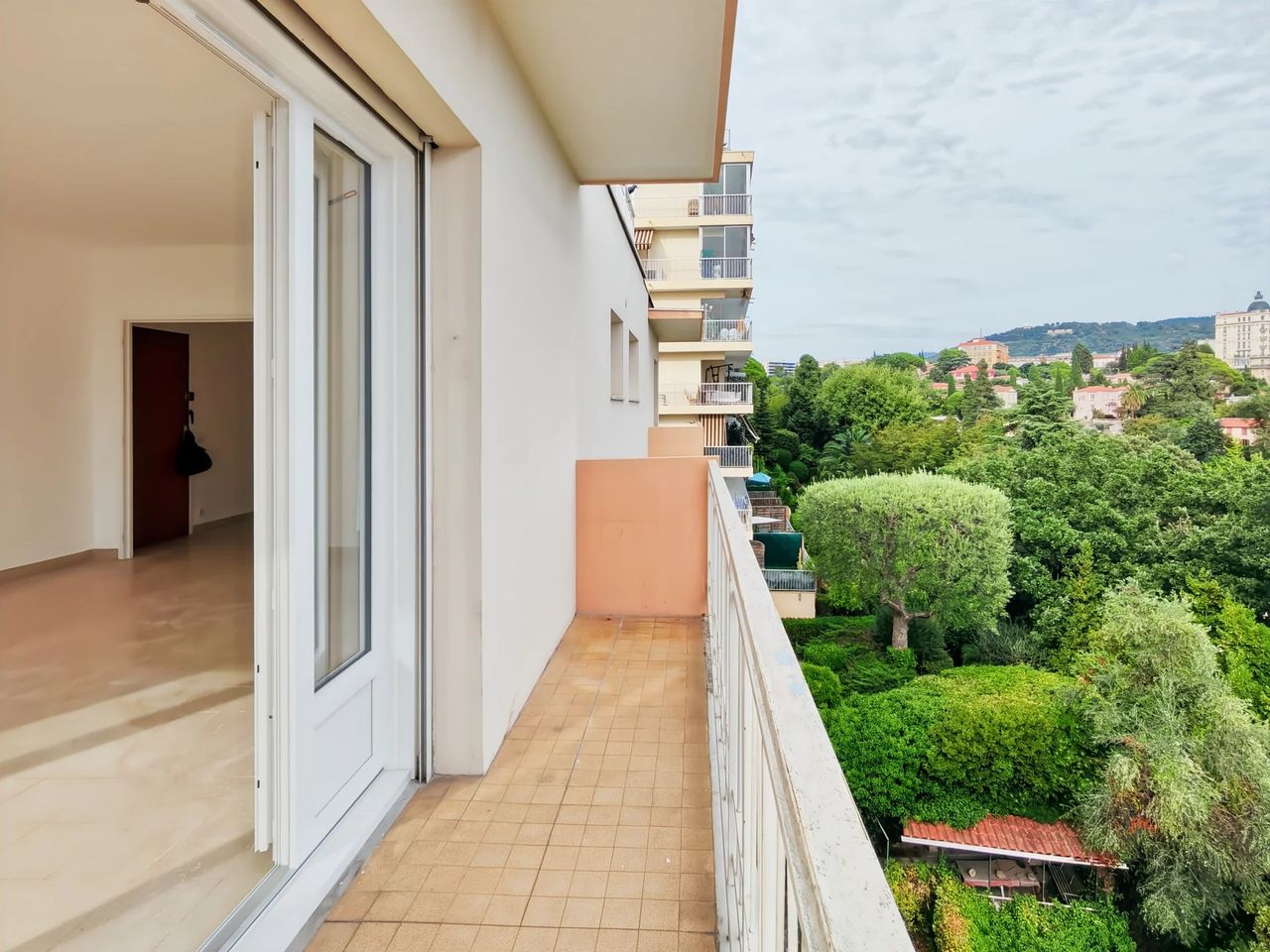NICE / CIMIEZ - T3 vide avec balcons et parking - 1 690€/mois CC
