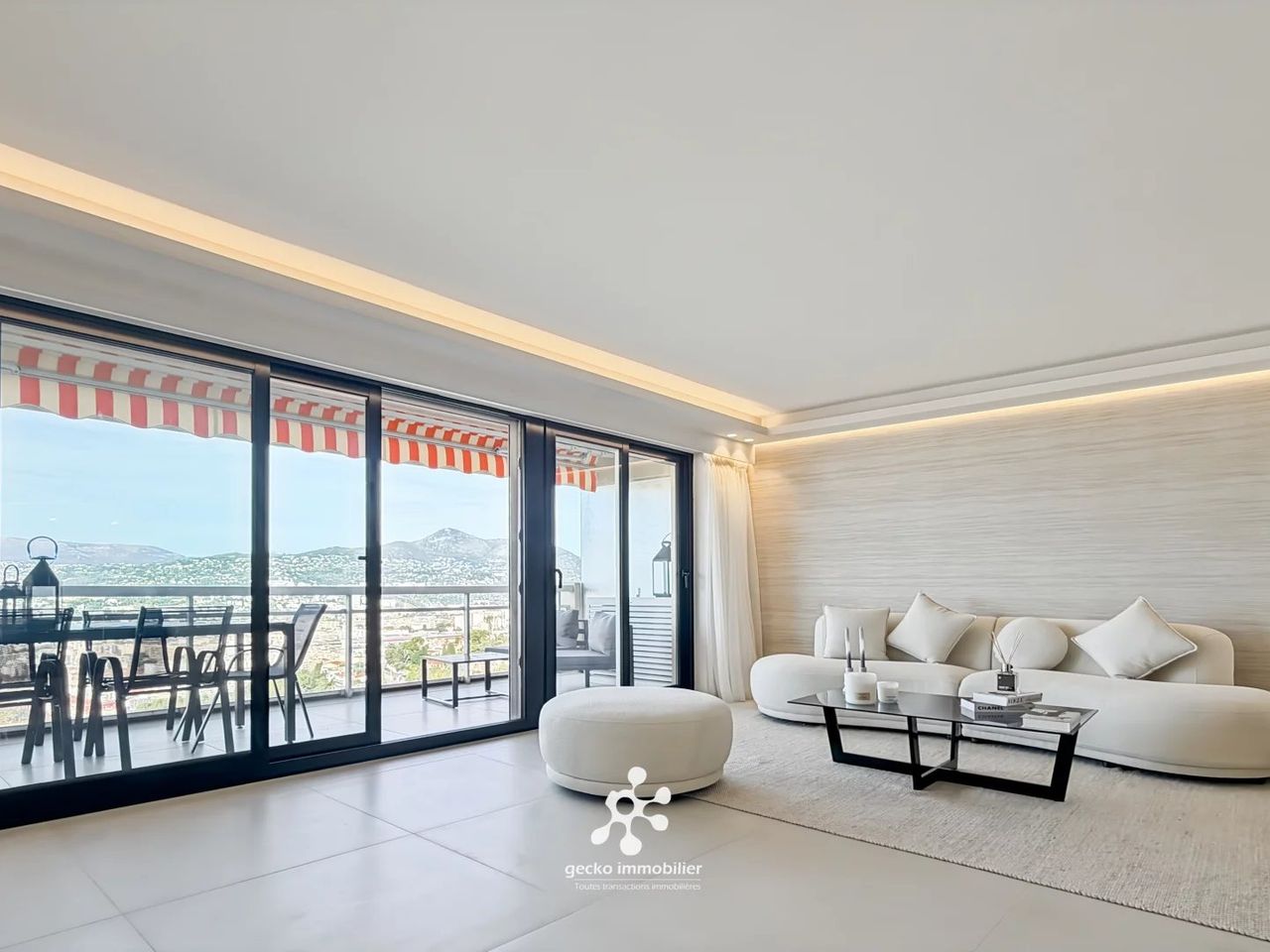 Nice – Mont Boron – 3 pièces rénové en dernier étage avec terrasse et garage