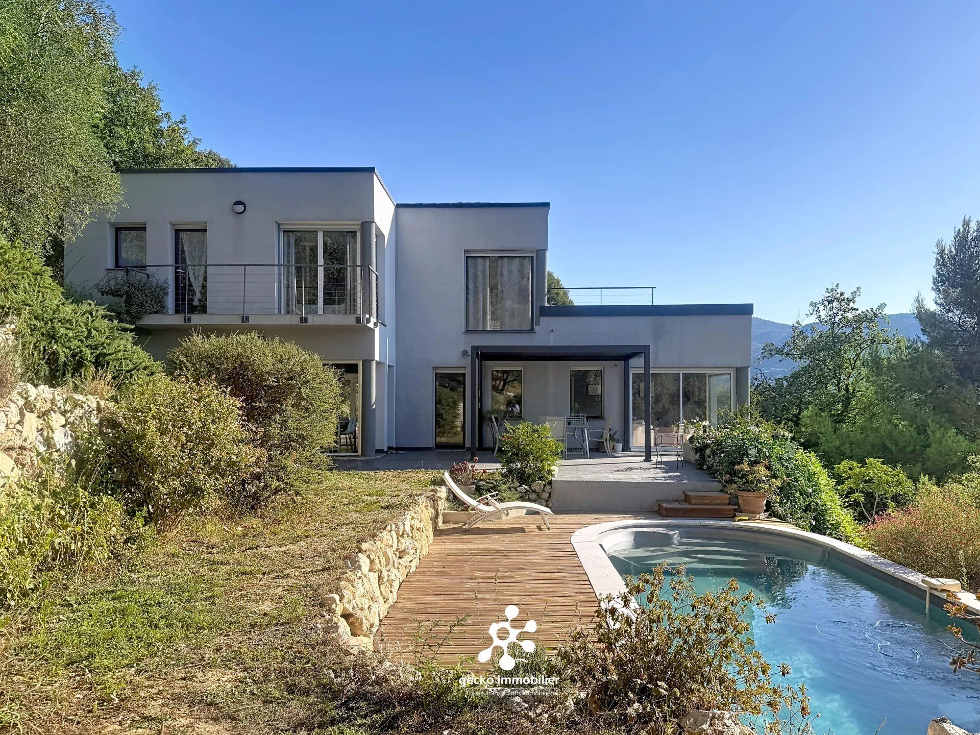 Carros - Les plans - Maison d’architecte avec piscine et terrain de 3000 m2